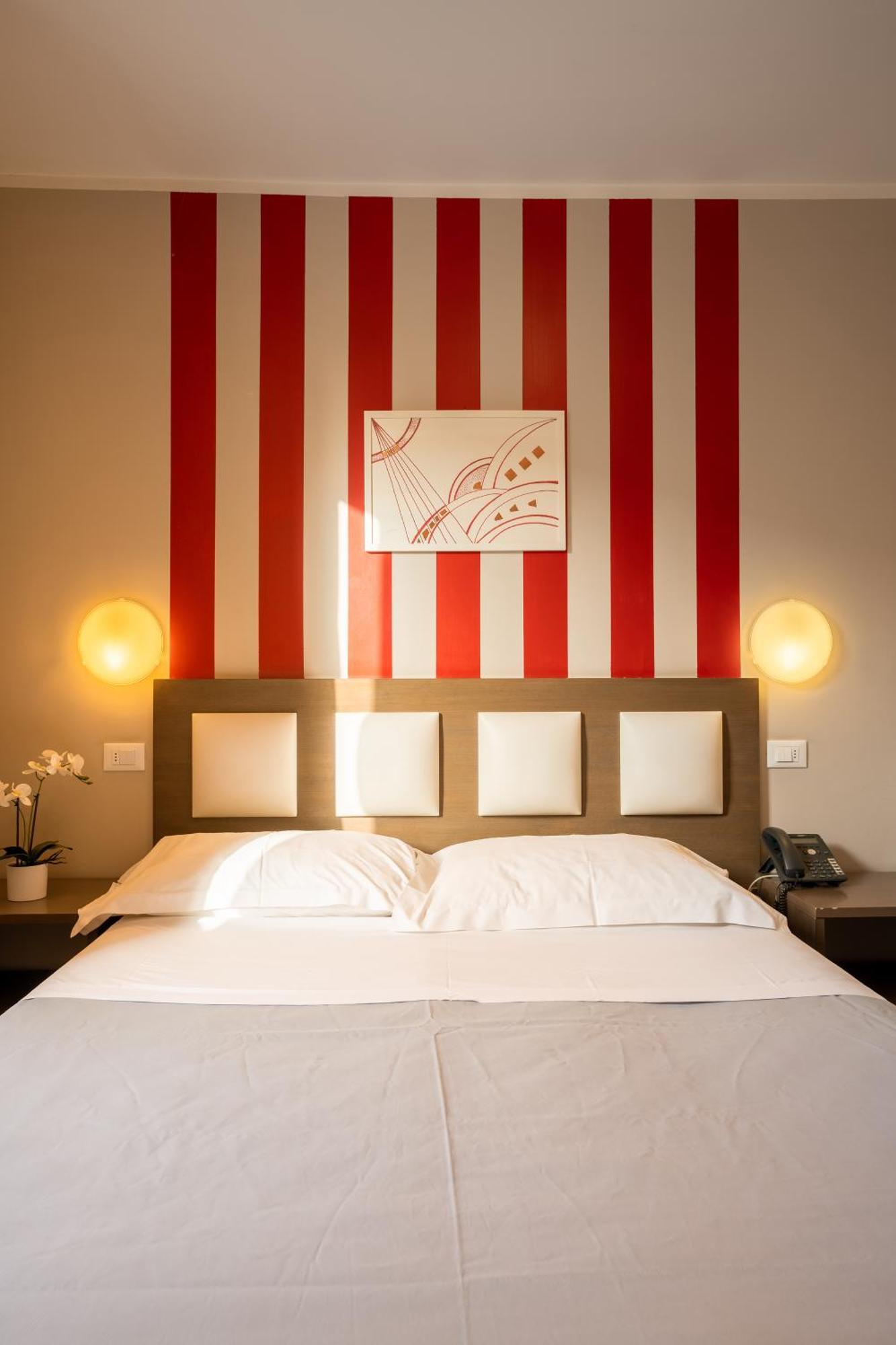 Gg8 Hotel & Suite Spa Gualdo Tadino Exteriör bild