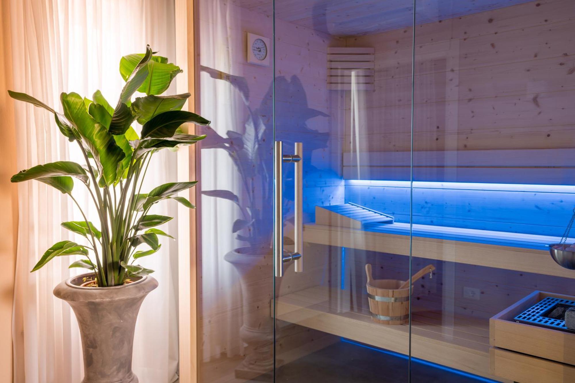 Gg8 Hotel & Suite Spa Gualdo Tadino Exteriör bild