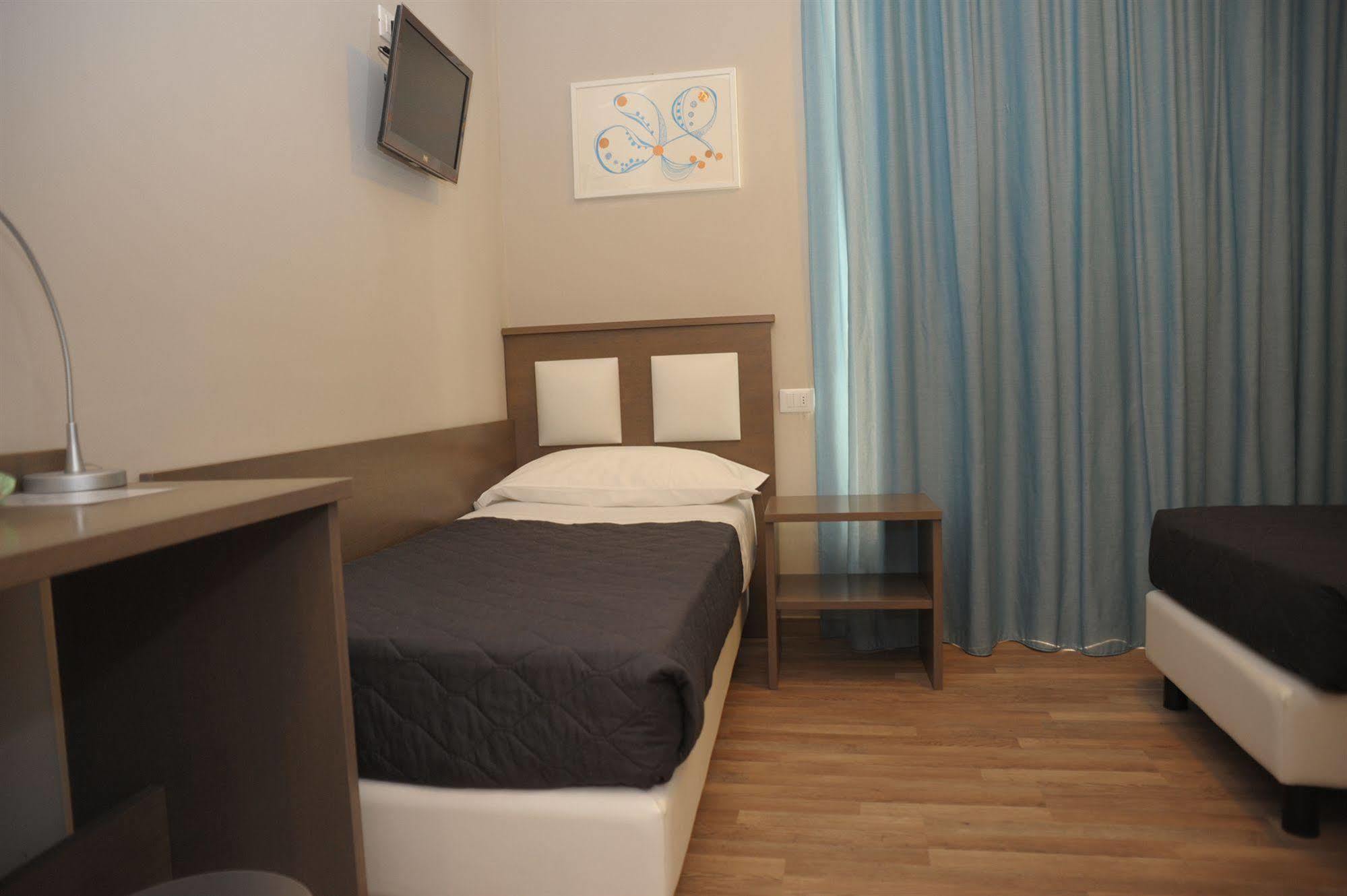 Gg8 Hotel & Suite Spa Gualdo Tadino Exteriör bild